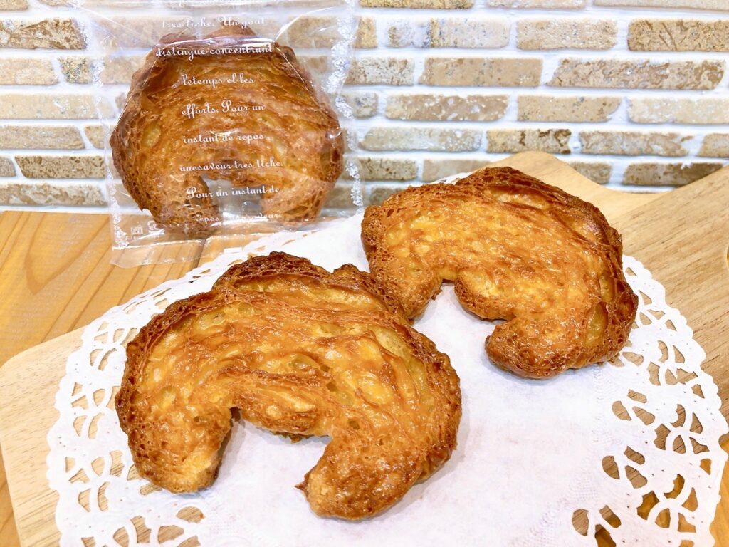 【クロワッサンラスク🥐】新しく出ています外はサクッと、中はしっとりな新食感の半熟ラスク出来ました♬メープルシュガーがふんわり香る皆大好きな美味しさです 限定でチョコがけクロワッサンラスク🥐も出ています🤫是非チェックしてくださいね♡