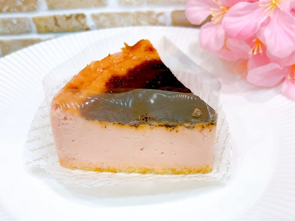 桜バスクチーズ先日から出ていますが、そろそろ終了しそうです。