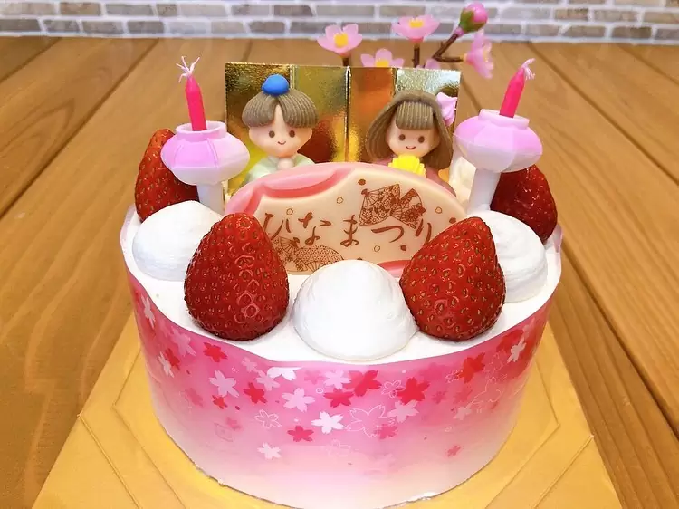 本日は水曜日ですが、ひな祭りのため営業しております　　　　　　　ひな祭りケーキは勿論ひなあられ、焼き菓子詰め合わせも各種ご用意しております☆　　　　お祝いにプレゼントに是非お立ち寄りください♬　　　　明日はお店はお休みです。明後日からまた営業しておりますので、どうぞ宜しくお願い致します‍♀️　　　　　#お雛様 #お雛祭り #ひな祭り #ひなまつりケーキ #ドールケーキ #マツテク #松戸 #松戸市 #松戸ケーキ #松戸ケーキ屋 #パティスリーはぐみ #パティスリーハグミ