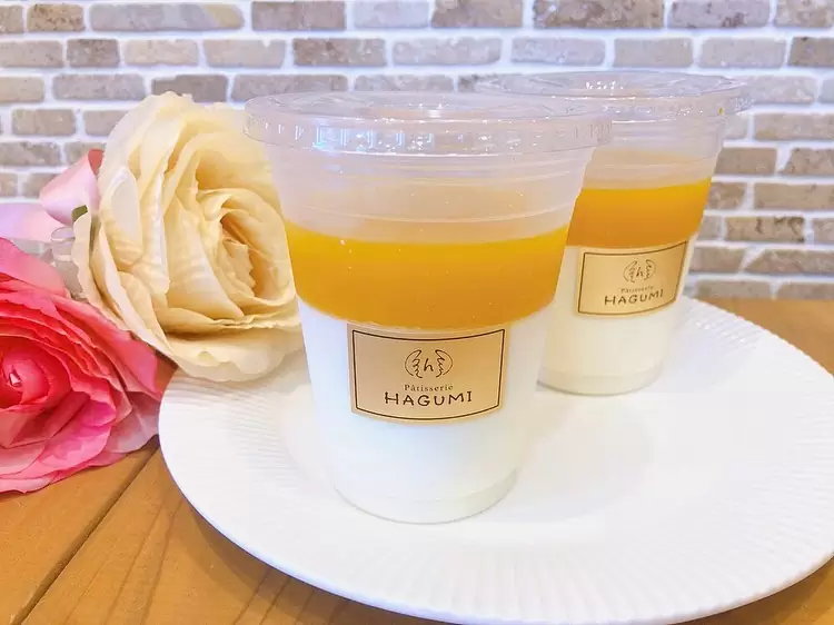 飲むゼリーに新しい味が登場しています♡?マンゴーオレ?濃厚なマンゴーゼリーとプルプルミルクゼリーが堪らない夏にぴったりの飲むゼリー️ ピーチオレ桃ピューレをふんだんに使用したジューシーな桃ゼリーにプルプルミルクゼリーを合わせました どちらも濃厚な果実の味わいとミルクゼリーが絶妙にマッチして飲み始めたら止まらない?スタッフ一押しの飲むゼリーに仕上がりました♬ 引き続き、飲むゼリー️カフェオレ️苺オレも販売しております♬是非お試しください♡ そして、☆お盆のガラポン抽選券の配布☆涼しん棒&シューアイス10%offが本日までとなっております?お近くにお越しの際は是非お立ち寄りください #飲むゼリー #飲むゼリーオレ #マンゴー #桃スイーツ #松戸 #パティスリーhagumi #パティスリーはぐみ